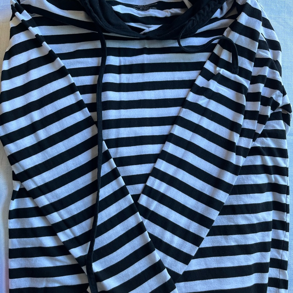 Hot Topic Black and White Striped Top